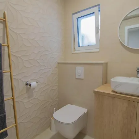 In With Jacuzzi Holiday home *
