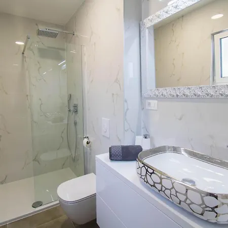 In With Jacuzzi Holiday home